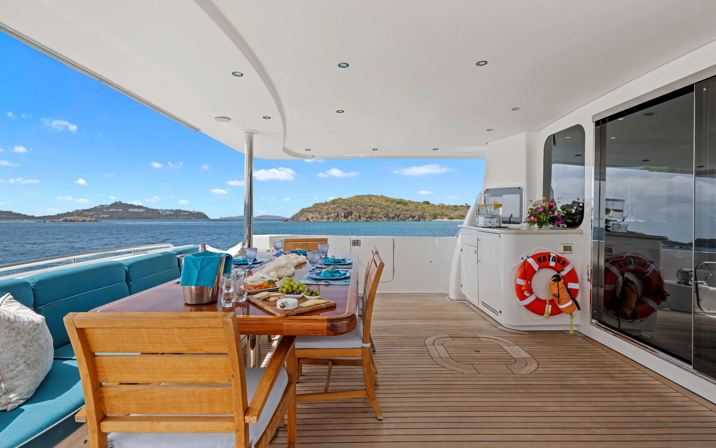Aft deck, starboard