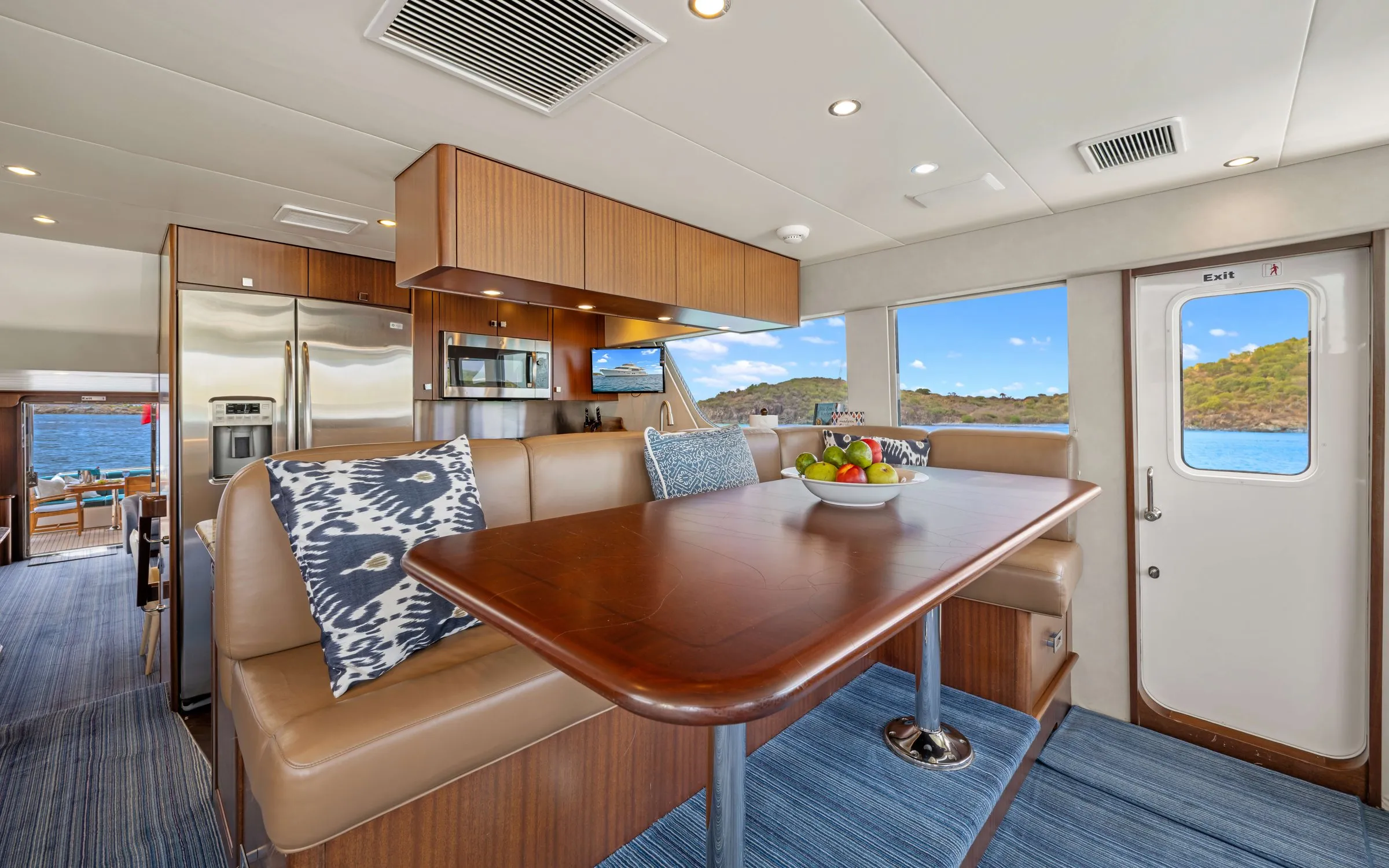 Galley dinette